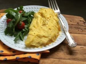 Recipe for how to make a simple omelette by Mom's Kitchen Handbook