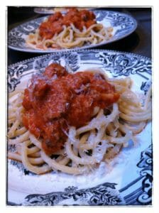 A simple sauce on good Italian pasta / momskitchenhandbook.com
