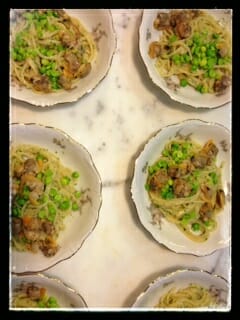 Spaghetti and clams with spring vegetables / momskitchenhandbook.com