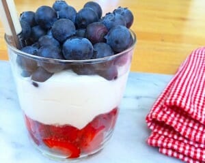 Fourth of July Berries in a Cloud Dessert / momskitchenhandbook.com