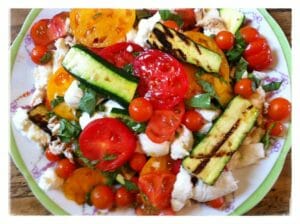 Grilled Zucchini, Tomato and Mozzarella Salad / momskitchenhandbook.com