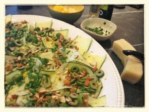 Shaved Zucchini Salad with Olives and Parmesan / momskitchenhandbook.com