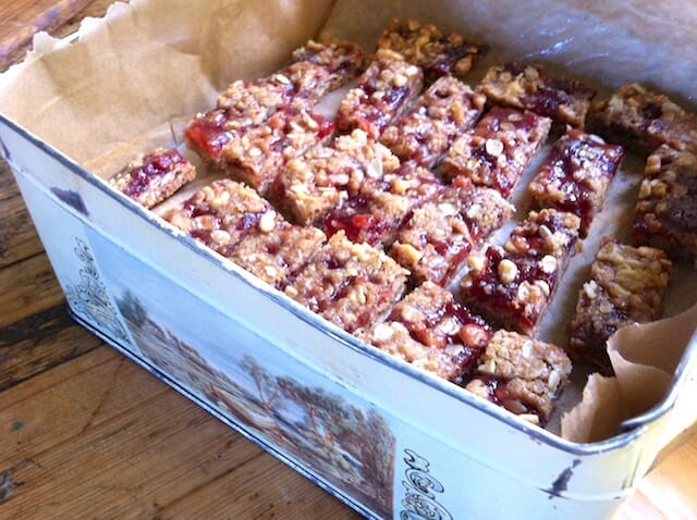 Sour cherry oatmeal bars / momskitchenhandbook.com