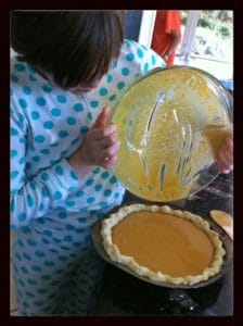 Making pumpkin pie / momskitchenhandbook.com