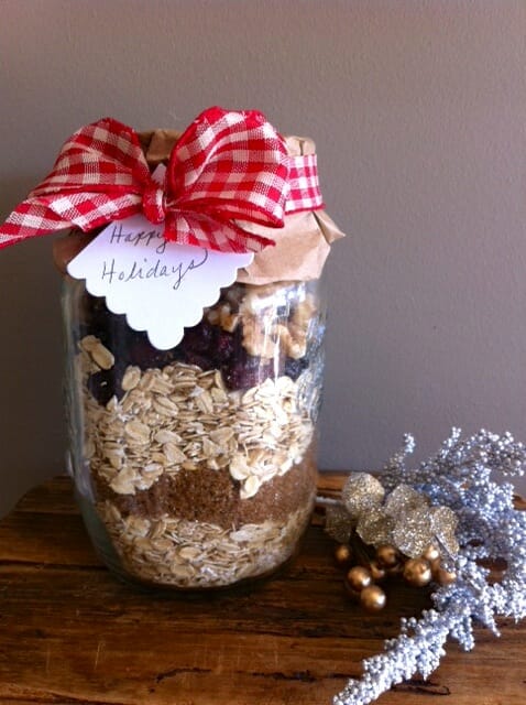 Holiday Food Gifts: Baked Oatmeal in a Jar / momskitchenhandbook.com