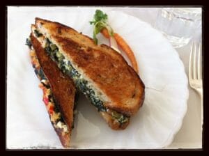 Kale Sandwich / momskitchenhandbook.com