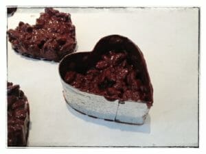 Crispy Chocolate Hearts / momskitchenhandbook.com