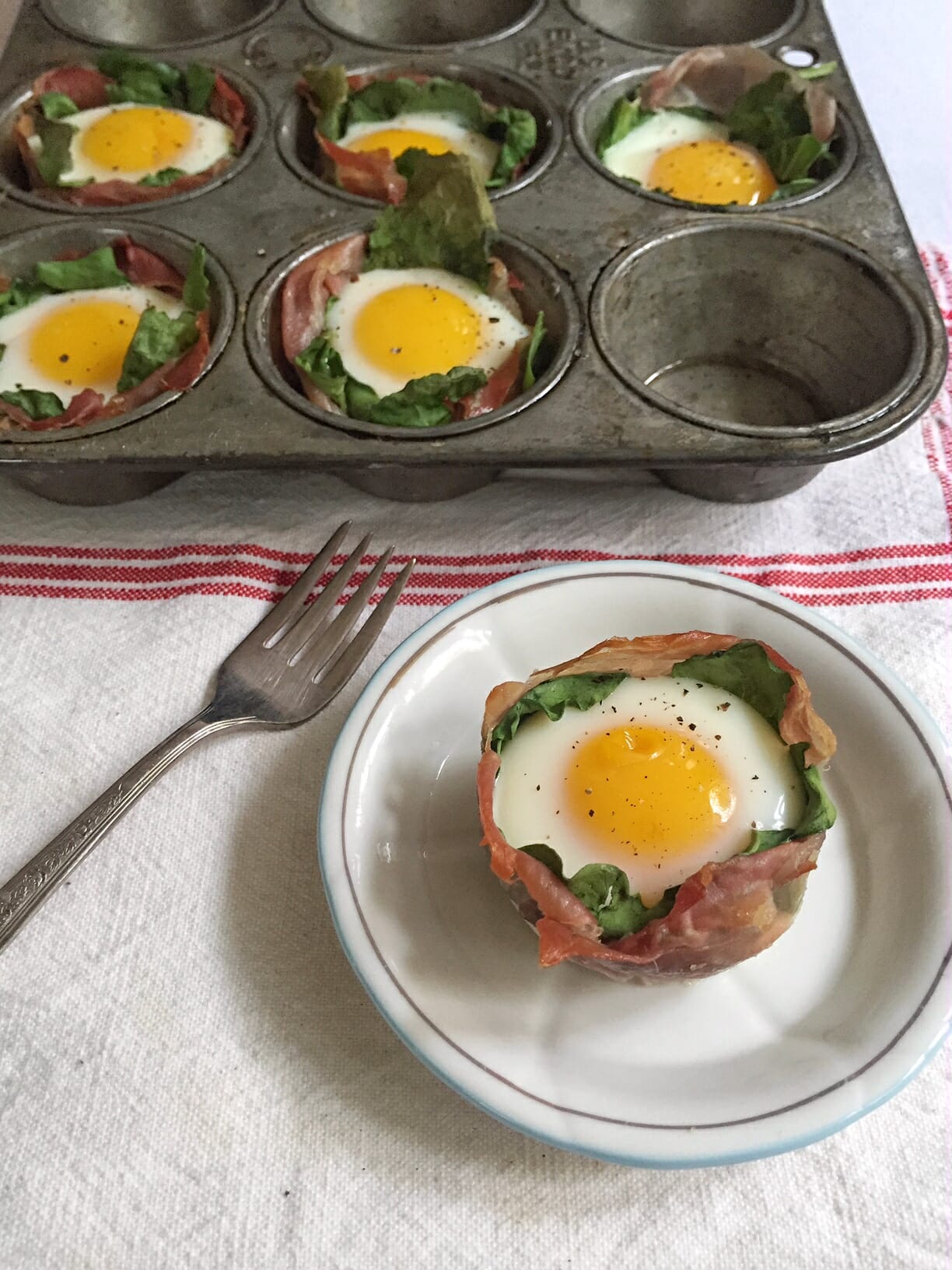 Prosciutto and spinach egg cups