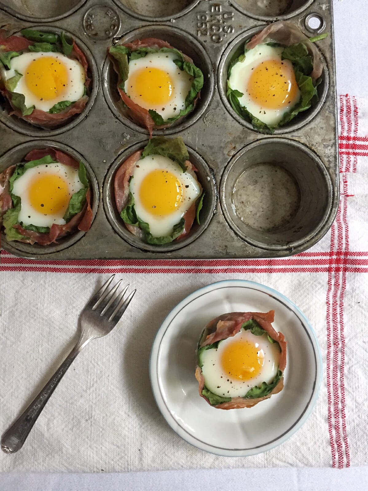 Prosciutto and spinach egg cups