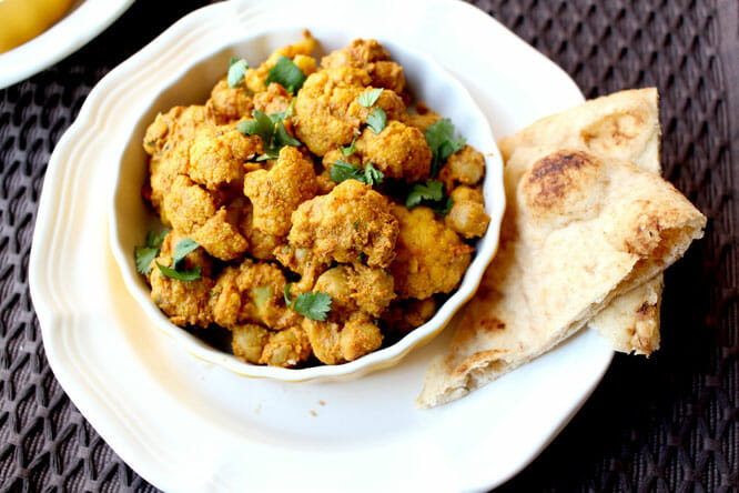 quick-and-healthy-weeknight-cauliflower-and-chickpea-curry-perfect-vegan-dinner-option-by-homemade-nutrition-www-homemadenutrition-com