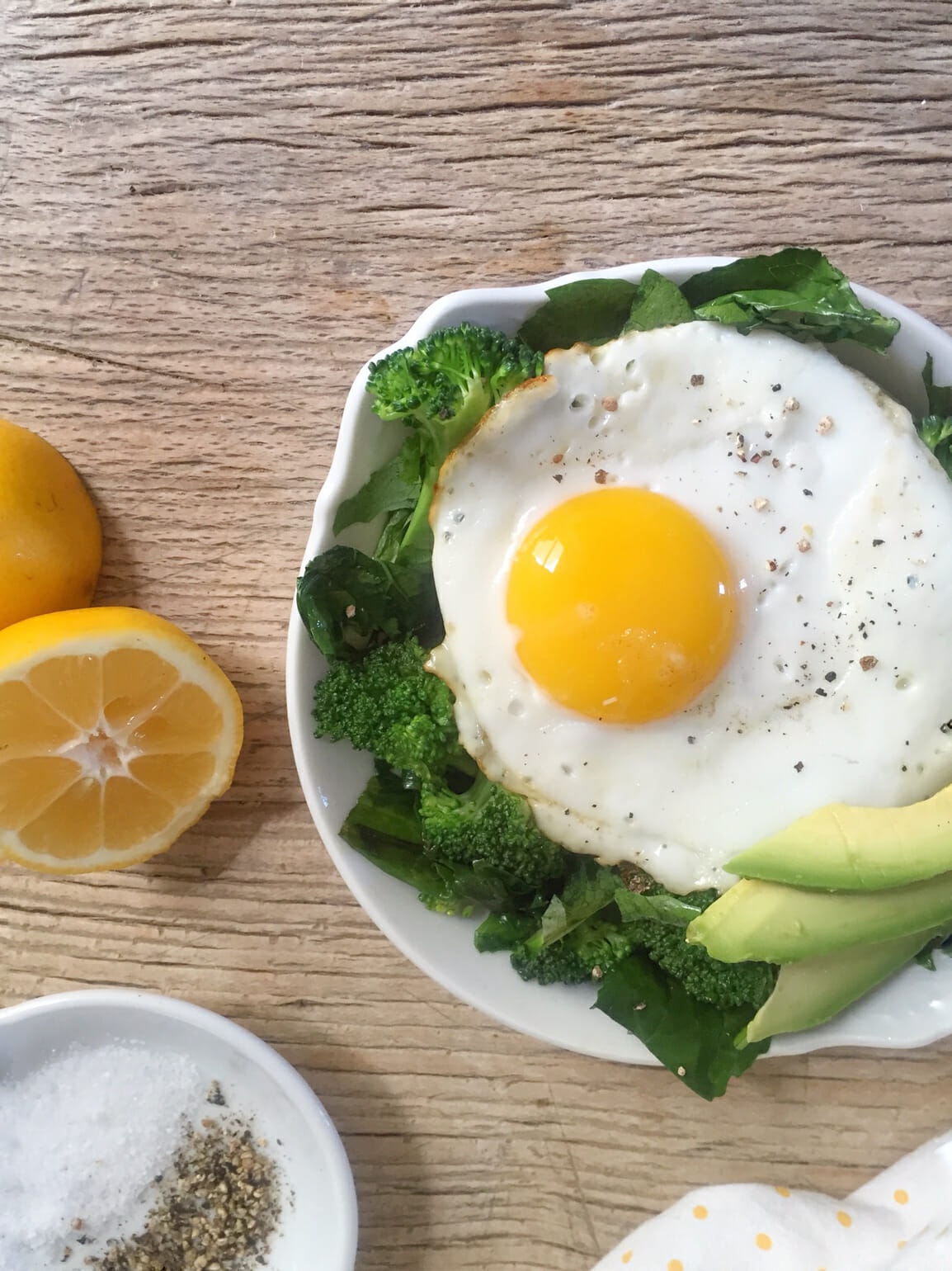 Fried Egg and Veggie Breakfast Bowl