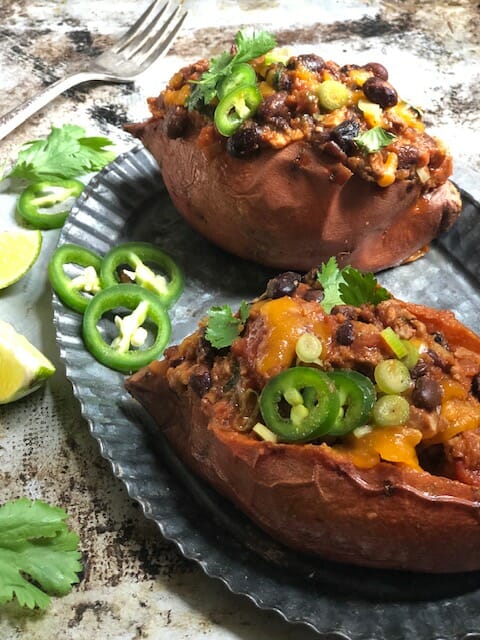 Batatas rellenas de Chile con jalapeños y lima