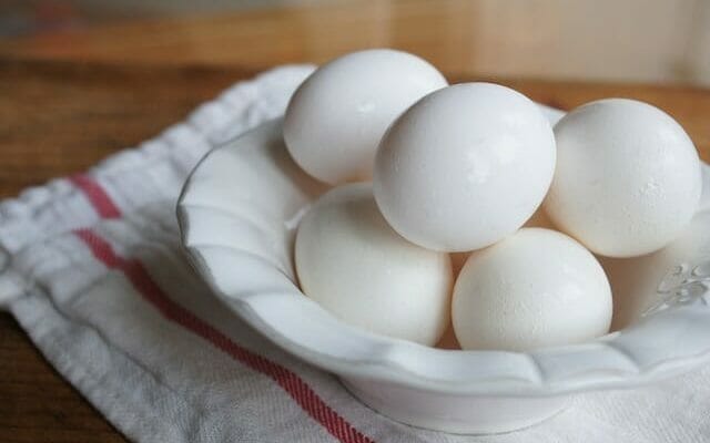 Bowl of white eggs to be hard boiled