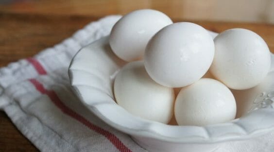 Bowl of white eggs to be hard boiled