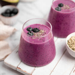 healthy blueberry superfood smoothie
