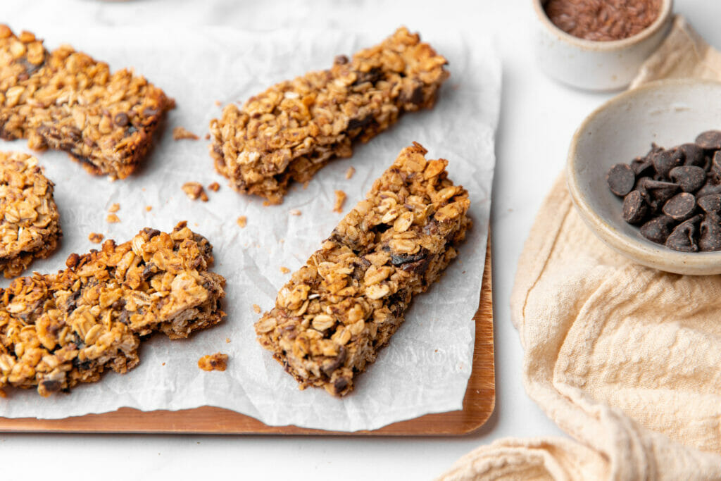 Peanut Butter Chocolate Chip Granola Bars