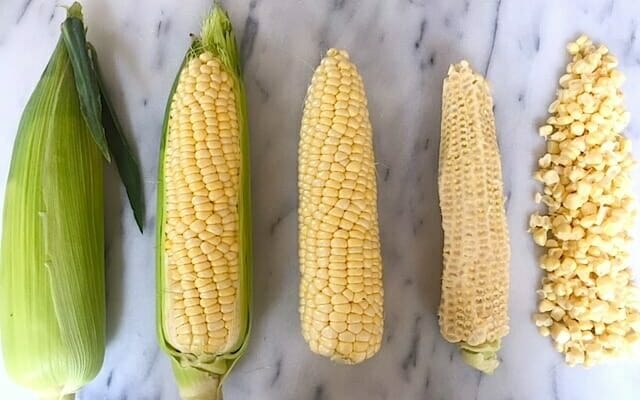 how to cut corn on the cob