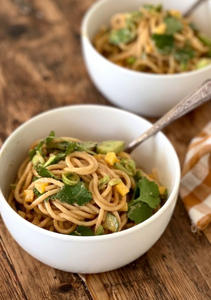 easy noodles with peanut sauce