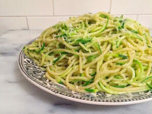 Spaghetti with spiralized zucchini and pesto