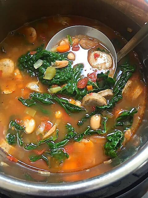 https://www.momskitchenhandbook.com/wp-content/uploads/2017/09/Instant-Pot-with-Italian-White-Bean-Soup.jpg