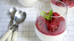 Panna cotta with melted raspberries