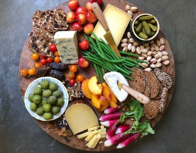 COLORFUL CHEESBOARD