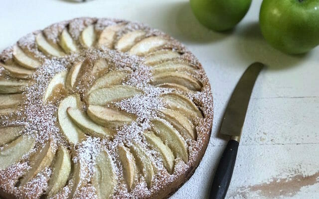 RUSTIC ITALIAN APPLE CAKE