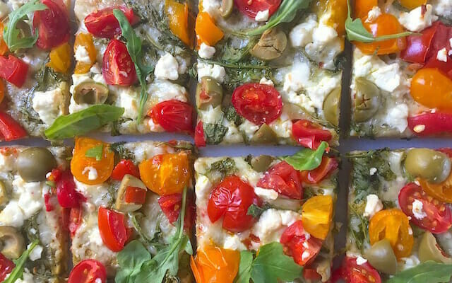 Pizza with pourable crust